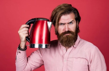 (Freepik) hervidor eléctrico limpieza