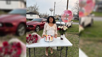 Una de las últimas imágenes de Yanira Marín en Houston, compartiendo un momento especial con su familia (Cortesía).