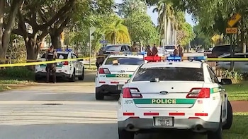 Arrestaron a un hombre de 75 años tras la muerte de su hijo en Miami-Dade