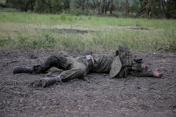 El cuerpo de un soldado