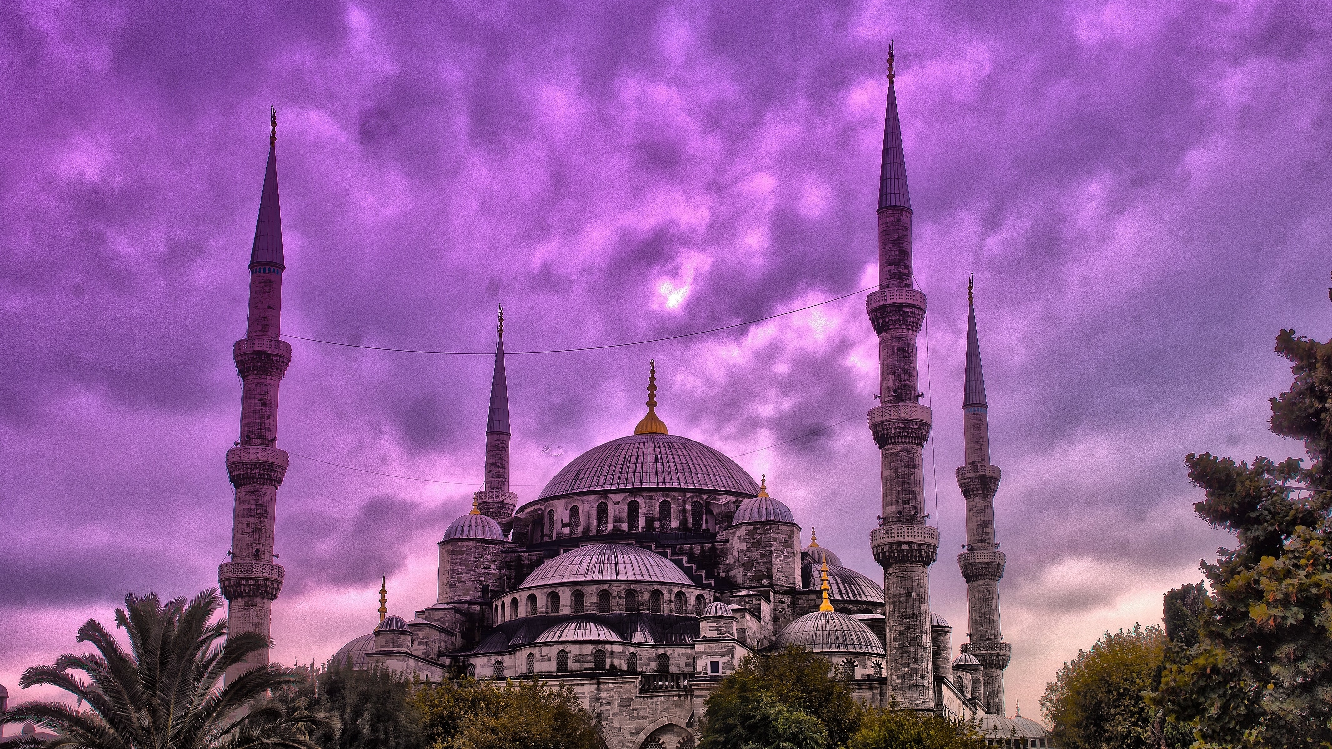 Ahmed I ordenó construir la Mezquita Azul de Estambul en 1609 para rivalizar con Santa Sofía pese a la crisis del Imperio Otomano (Wikimedia Commons)