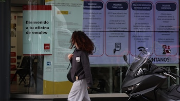 Las personas que van a ser despedidas tienen seis horas retribuidas para buscar un nuevo empleo