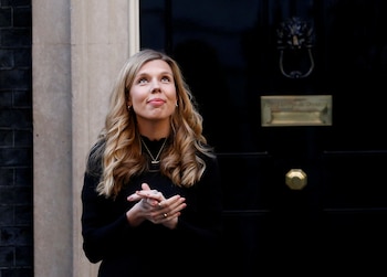 Carrie Symonds en el número