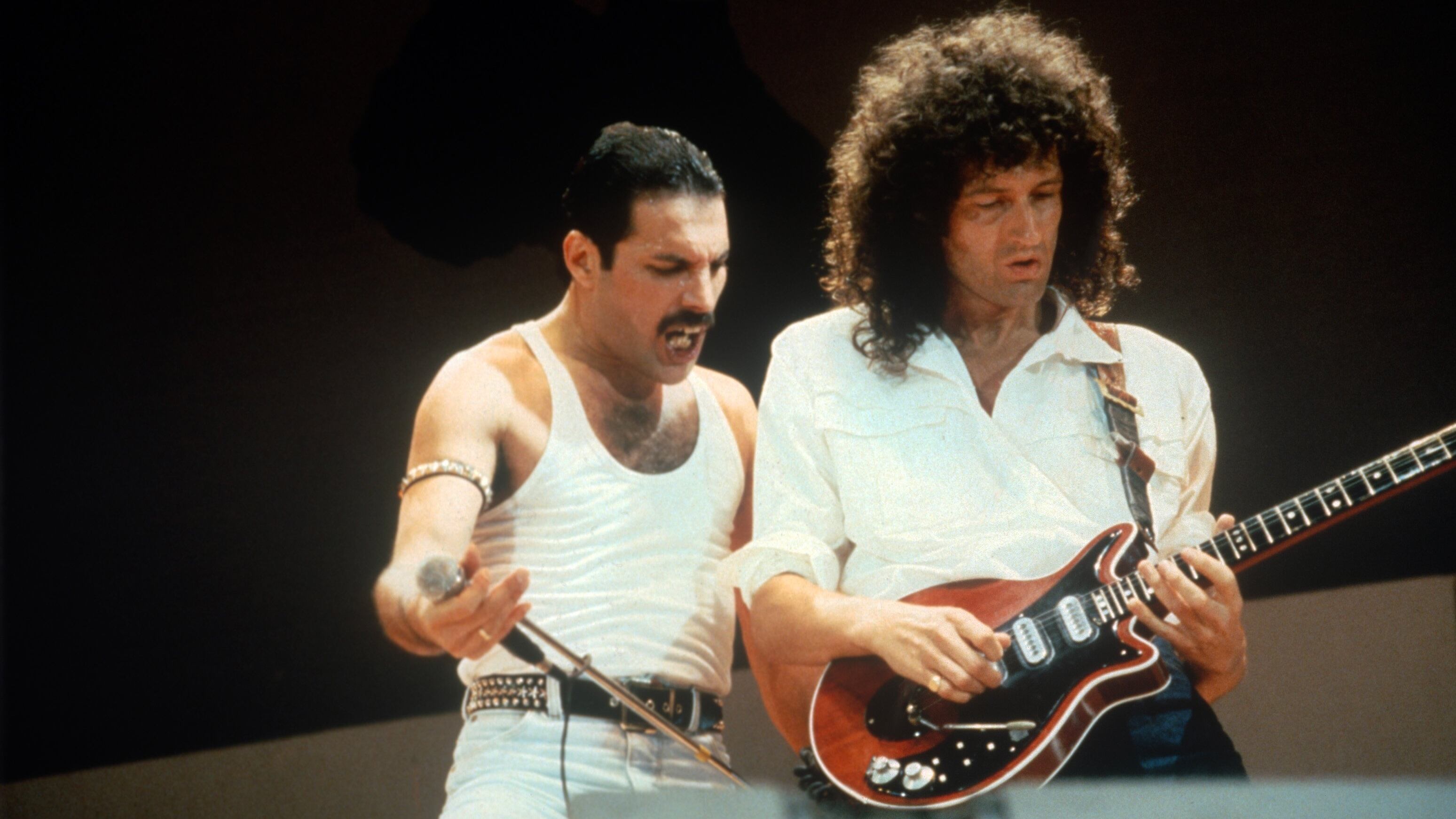 Freddie Mercury y Brian May en el Live Aid de 1985 en Londres. (Bauer-Griffin)