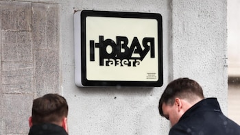 El diario independiente 'Novaya Gazeta' anuncia su cierre tras una "operación coordinada" del Gobierno ruso