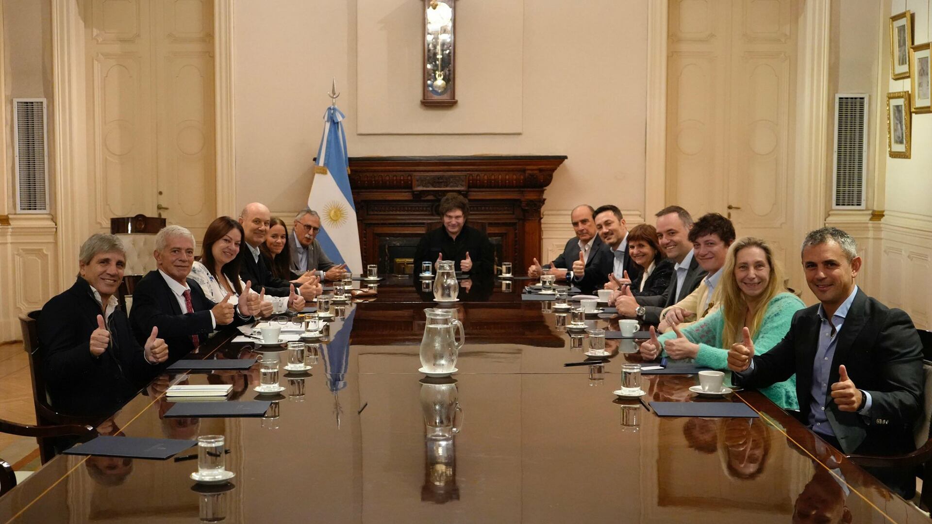 Milei reunió a su Gabinete en pleno paro