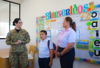 La ministra de Educación, Karla Trigueros, confirmó que el regreso a clases se realizó con normalidad en el sector público./ (Secretaría de Prensa)