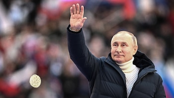 Madrid entrega decenas de Llaves de Oro, de Gadafi a Xi Jinping, y sólo un mandatario ha tenido que 'devolverlas', Putin