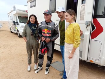 Carlos Sainz fue a ver a su padre al Rally Dakar