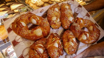 La localidad de Móstoles solía celebrar cada 25 de abril, día de San Marcos, una romería en la que se consumían unas singulares roscas elaboradas para la ocasión (EFE/ Rubén Sánchez)