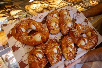 La localidad de Móstoles solía celebrar cada 25 de abril, día de San Marcos, una romería en la que se consumían unas singulares roscas elaboradas para la ocasión (EFE/ Rubén Sánchez)