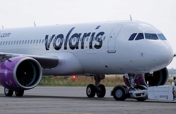 La concentración que resultaría de la unión entre las dos principales aerolíneas de bajo costo plantea interrogantes sobre la capacidad real de las condiciones regulatorias para proteger a los pasajeros y a la competencia. REUTERS/Regis Duvignau/File Photo