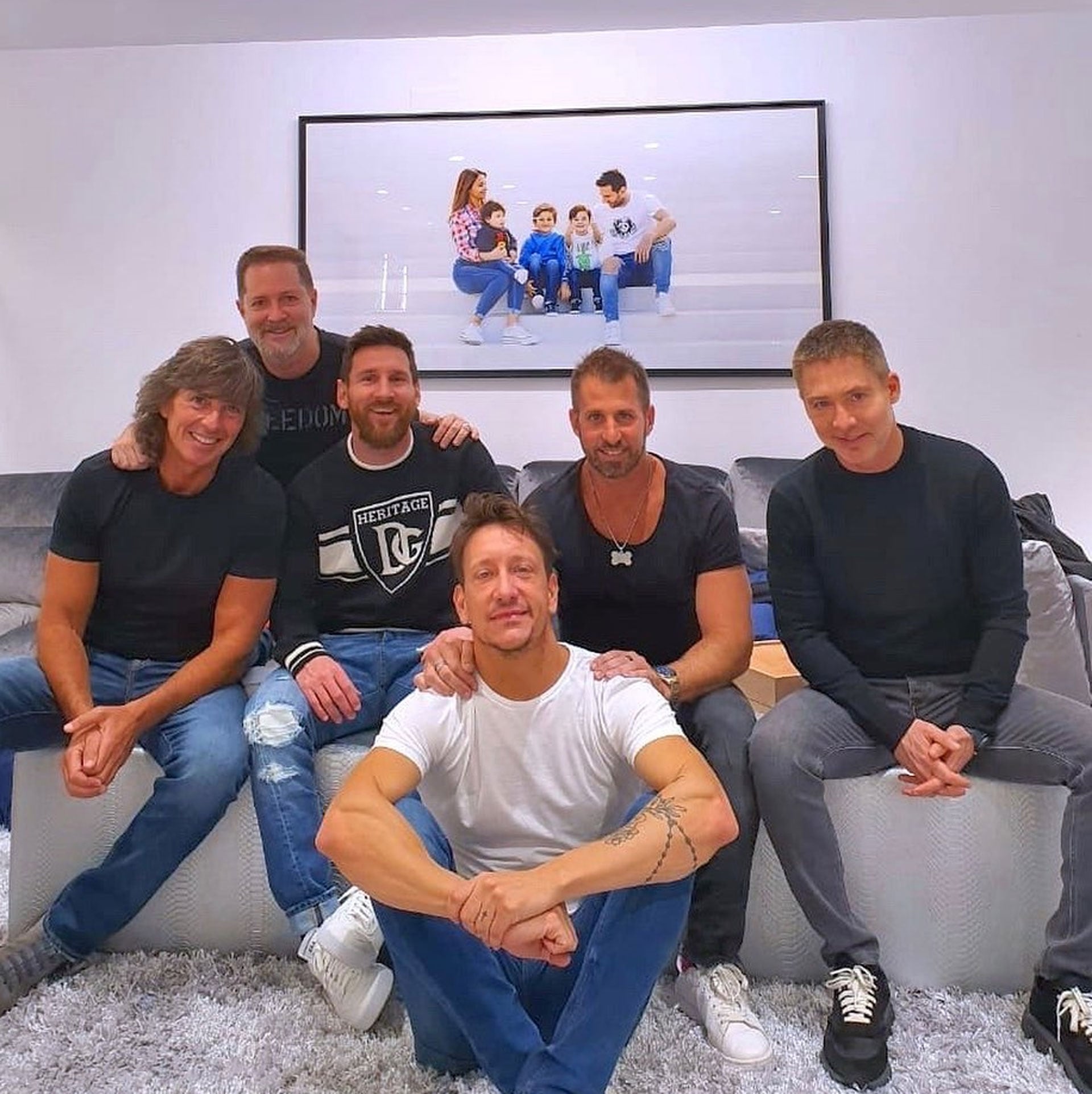 En 2019, Messi recibió en su hogar a figuras como Nico Vázquez, Adrián Suar y Gustavo Bermudez (Instagram)