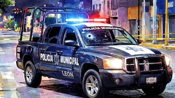 Presunto trabajador del IMSS balea a mando policial en León, Guanajuato