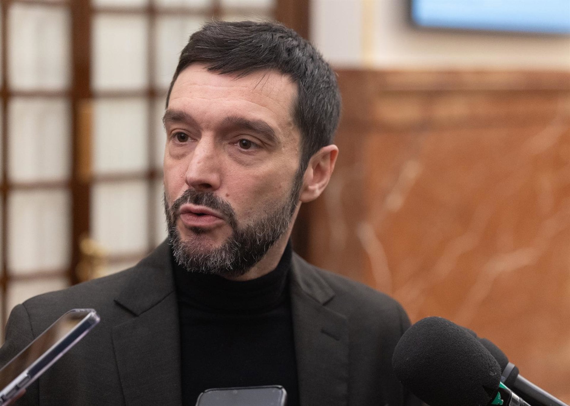 Bustinduy pide la dimisión de la concejala del PP que insultó a Sánchez y lamenta la «degeneración de la política»