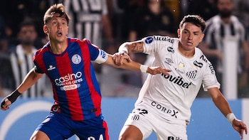 San Lorenzo empató 2-2 ante Santos y quedó a un paso de clasificar a los octavos de la Copa Sudamericana