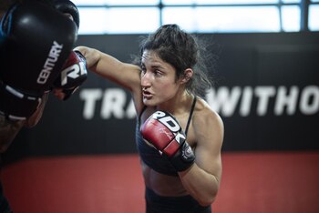 Lupita Godínez en su campamento