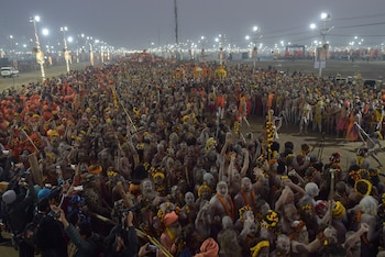 Naga Sadhus u hombres santos