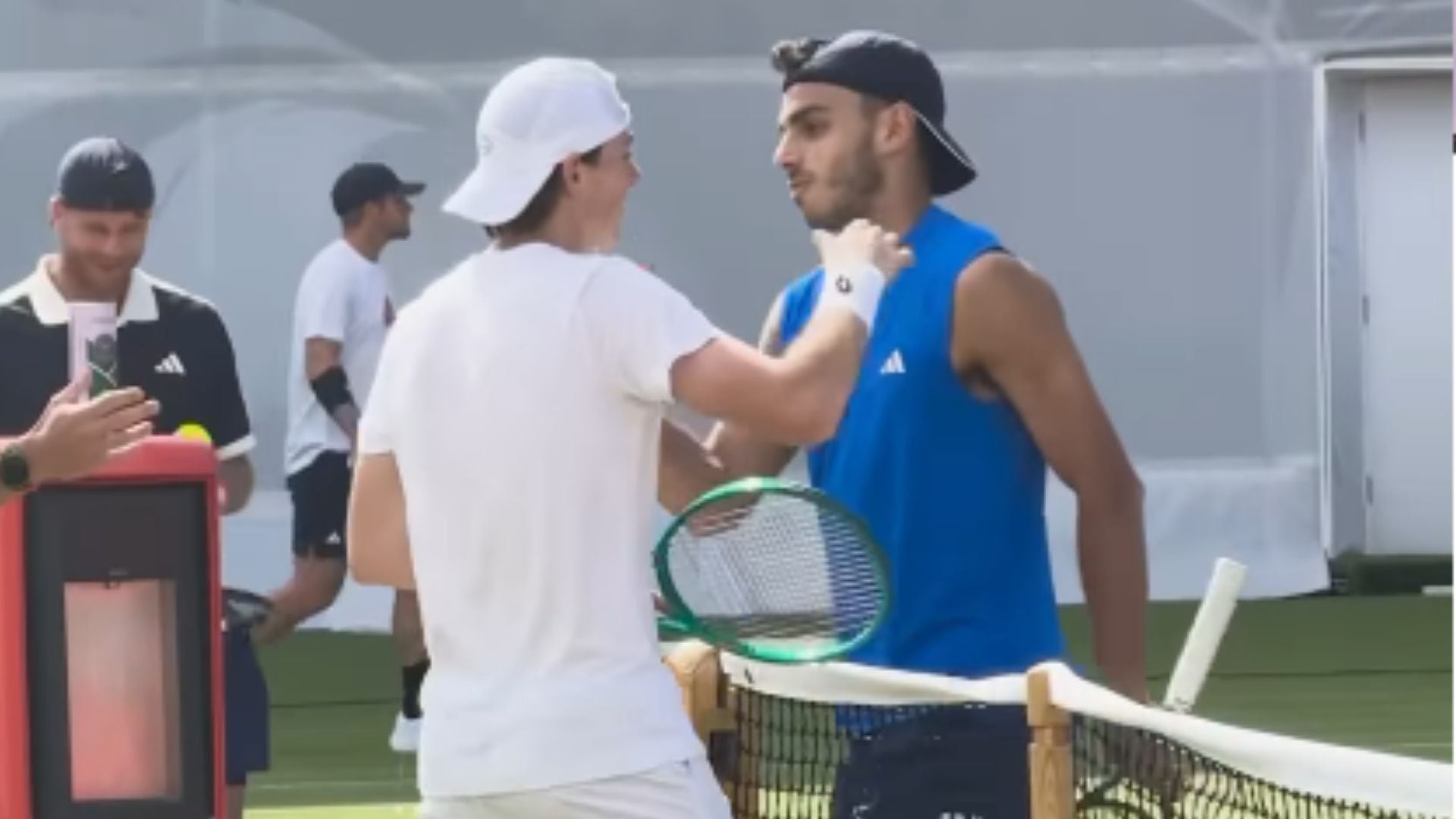 Ignacio Buse practicó con Francisco Cerúndolo sobre el césped londinense antes de su debut en Queen