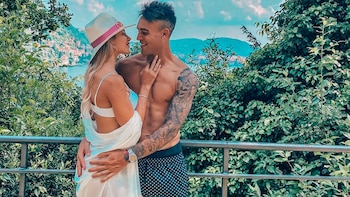 Lautaro Martínez y Agustina Gandolfo