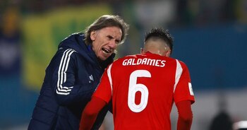 Ricardo Gareca no logra salir