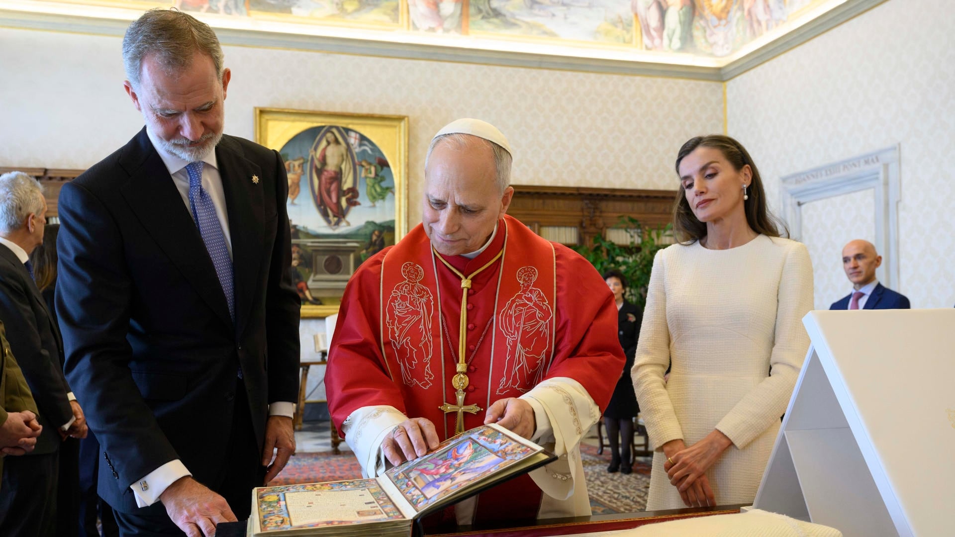 La ruta del Papa León XIV junto a la familia real española: del recibimiento de los reyes con la princesa y la infanta a la oración con la reina Sofía