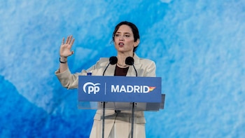 Ayuso cree que España "necesita reiniciarse desde cero" y pide "apartar a todo activista político" de las instituciones