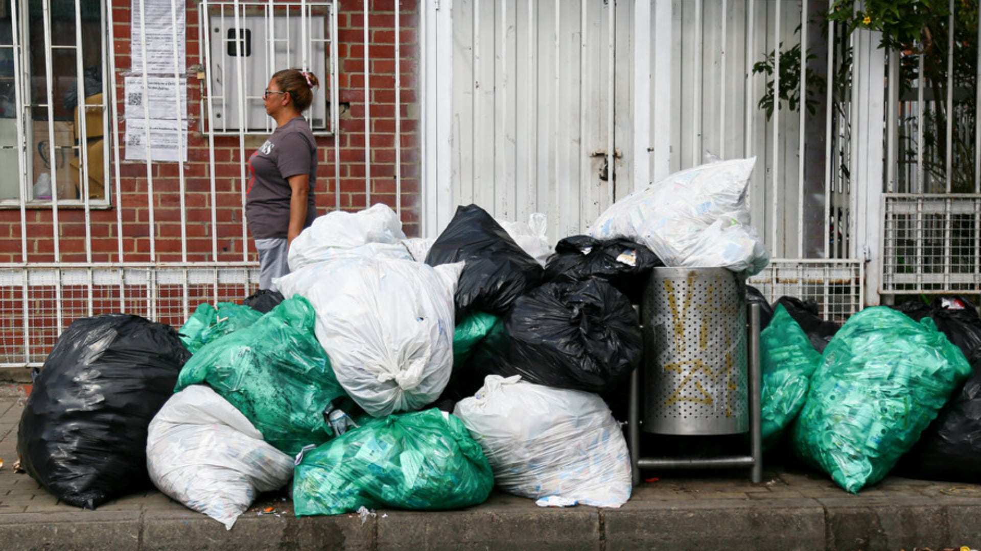 Bogotá podría enfrentar una crisis de basuras cuando acaben los contratos de recolección: miles de usuarios estarían en riesgo