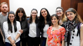 La dra. De Siervi (tercera