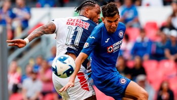 Richards y Lichnovsky pelean por