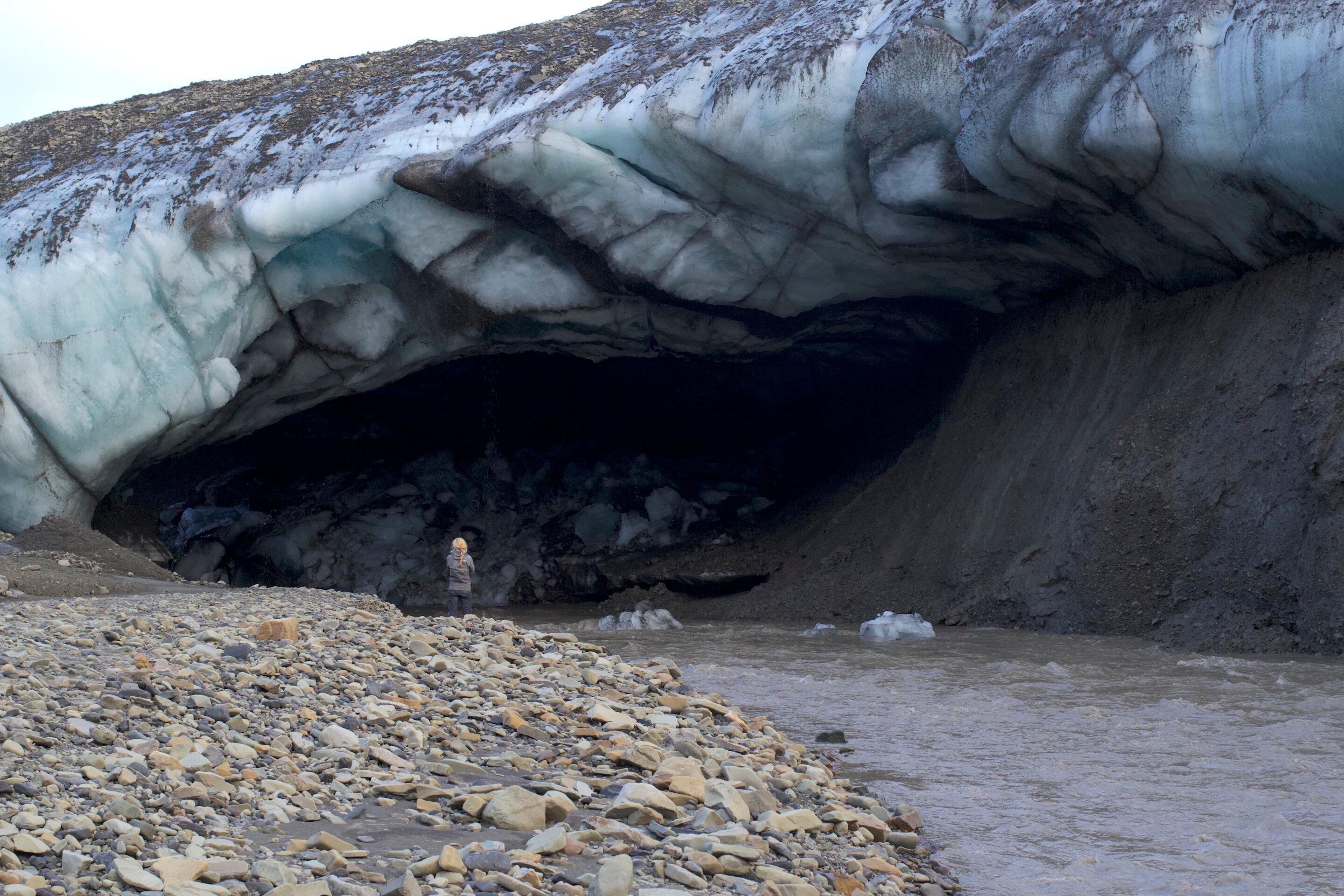 En Svalbard, más de la mitad del territorio permanece cubierto por unos 1600 glaciares, que actúan como sello sobre rocas con gas (Gabrielle Kleber)