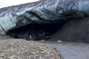 En Svalbard, más de la mitad del territorio permanece cubierto por unos 1600 glaciares, que actúan como sello sobre rocas con gas (Gabrielle Kleber)