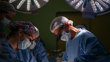 Nuevo hito del Garrahan: cómo fue el doble trasplante simultáneo que se realizó durante la madrugada