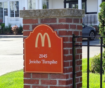 De acuerdo con Secret NYC, este local es “el único McDonald’s del país ubicado en un edificio histórico totalmente restaurado”. Foto: By Tdorante10 - Own work, CC BY-SA 4.0, https://commons.wikimedia.org/w/index.php?curid=61235937