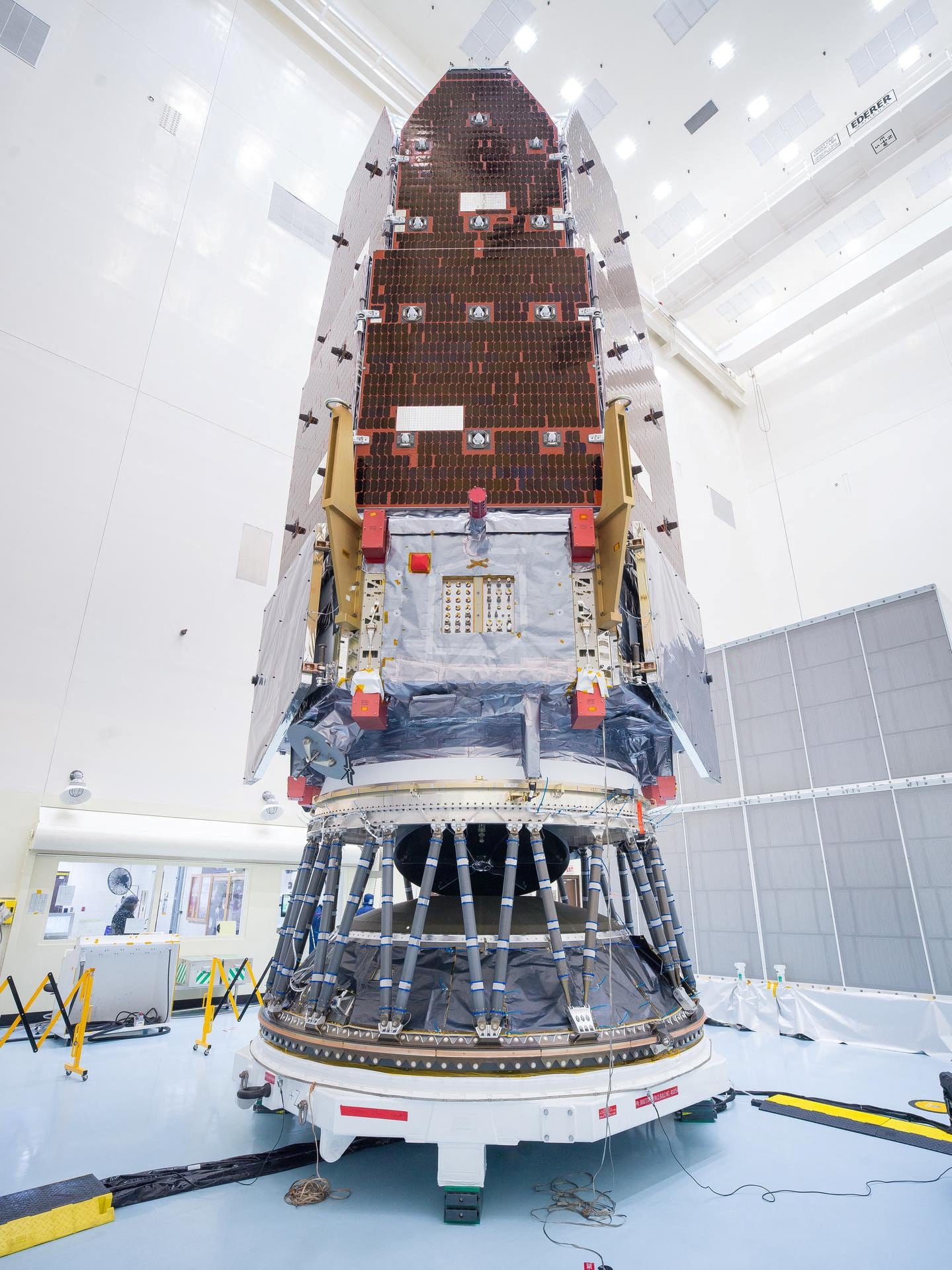 El telescopio Nancy Grace Roman observará mil millones de galaxias, su campo de visión es cien veces mayor que el del legendario Hubble
- NASA/Jolearra Tshiteya via REUTERS