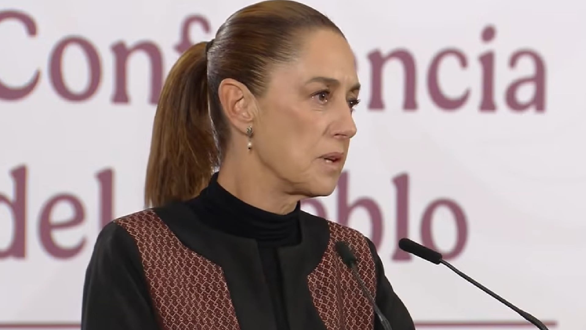 La presidenta Claudia Sheinbaum buscará diálogo con el gobierno de Michoacán y ver qué tipo de apoyos se darían a los afectados por los actos de violencia del pasado 22 de febrero en la entiad (especial).