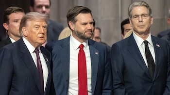 Trump amenaza a Canadá con consecuencias "mucho peores" si sus "payasos" dirigentes no "entran en vereda"