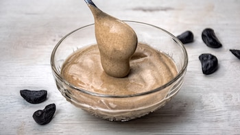 Receta de mayonesa de ajo negro, rápida y fácil