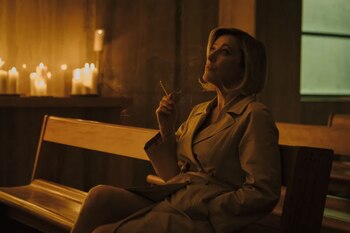 Valeria Bruni Tedeschi es Satanás con gabardina en 'L'estranea'
