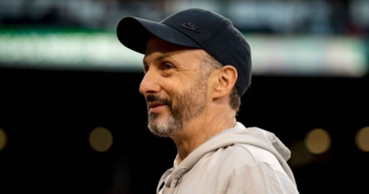 Photo: infobae.com Who Is Mike Gordon? The Executive Behind Liverpool's Modern Transformation