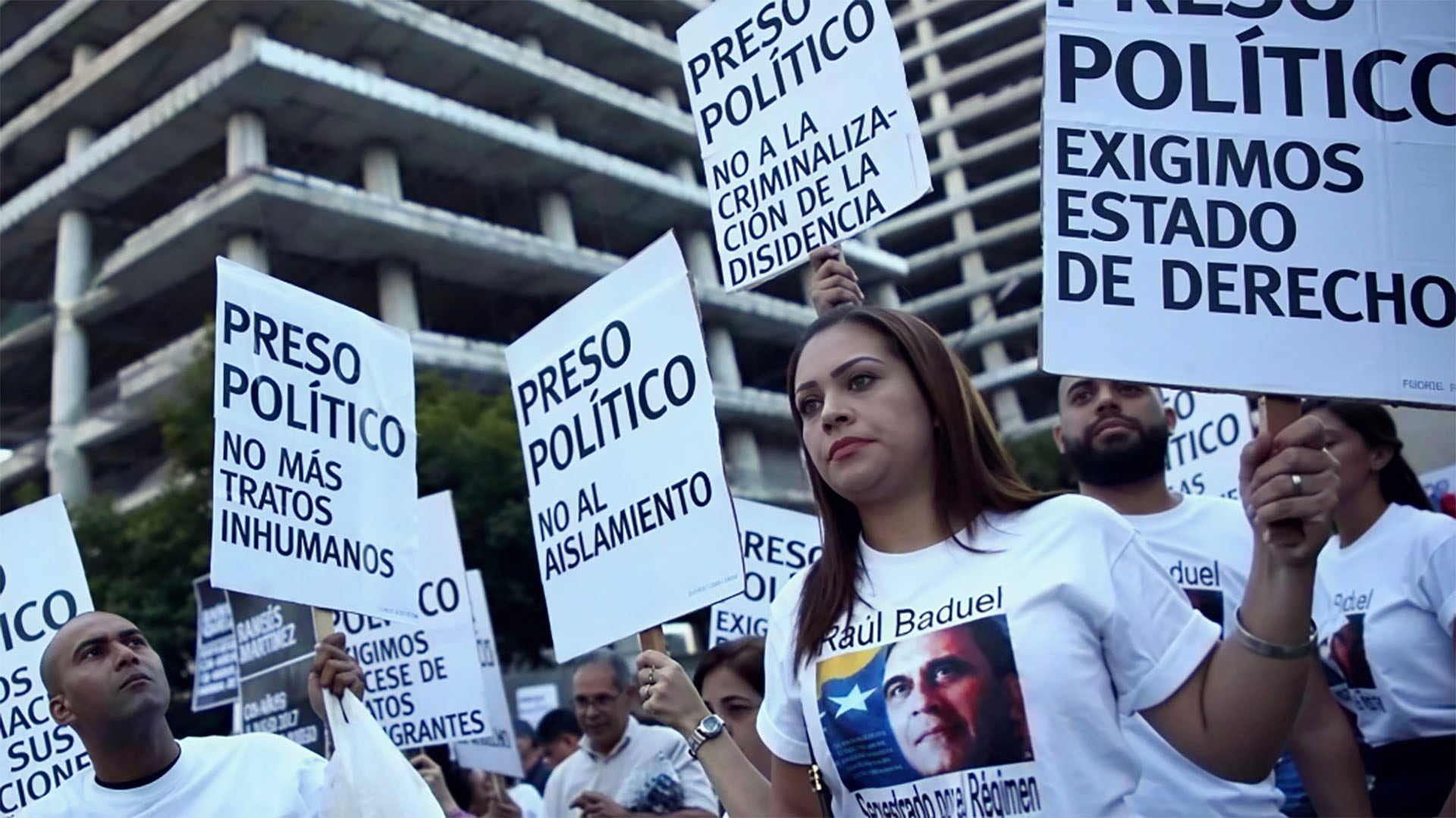 Venezolanos exigiendo la liberación de presos politicos (Associated Press)