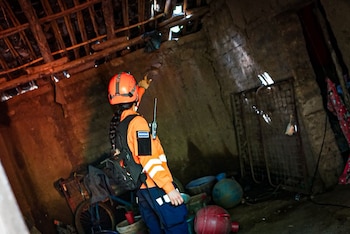 Departamentos como San Salvador, Santa Ana y La Libertad concentran la mayor cantidad de viviendas expuestas a amenaza sísmica alta y deficiencias estructurales. (Foto cortesía Protección Civil)