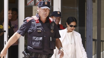 El Colegio de Psicólogos Catalanes investiga a Julia Lüderwaldt, la terapeuta de los Andic, por intrusismo profesional y mala práctica