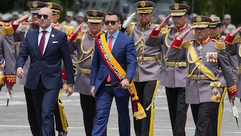 Noboa defendió sus viajes al