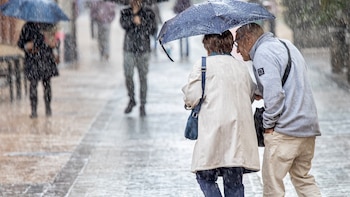 La Aemet alerta de temperaturas entre 5 y 10 grados más bajas de lo normal y lluvias en estas zonas: inestabilidad y frío toda la semana