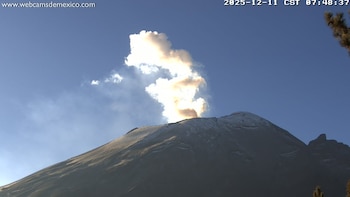 Doble sismo sacude al volcán