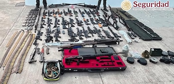 50 armas fueron aseguradas por las autoridades federales. Crédito: Especial