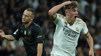 Nico Paz celebra su gol