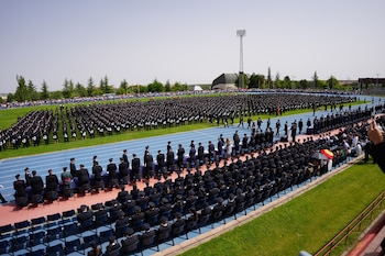 Una de las últimas juras de alumnos de la Policía Nacional una vez finalizada su formación en la Escuela Nacional de Ávila