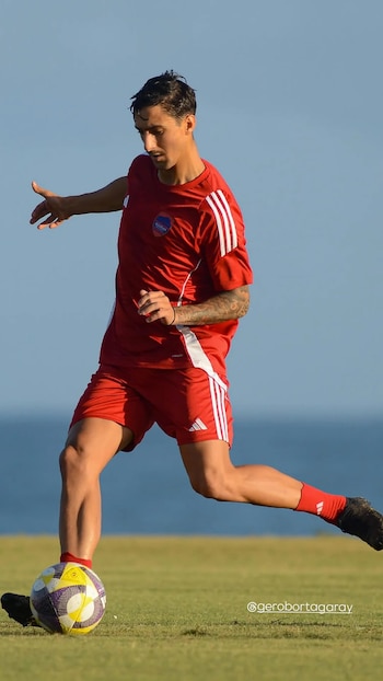 Guillermo Bortagaray en Academia Puerto